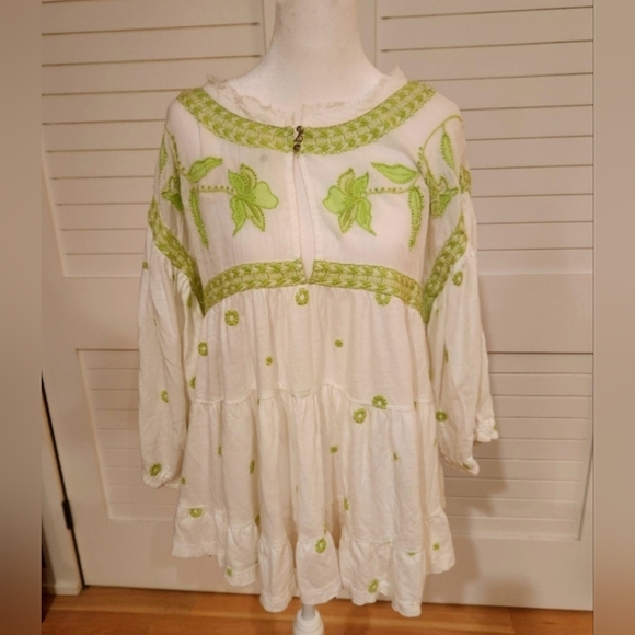 Free People Edie Embroidered Top White and Green Combo Size Large New With Tags - Picture 2 of 11